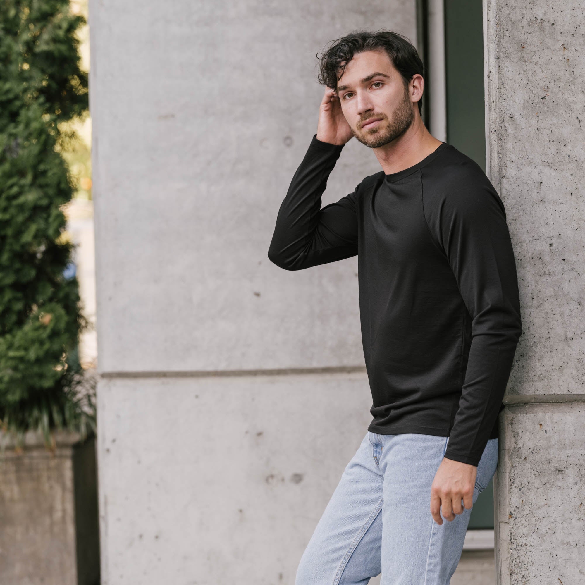 model-spec:Nick is 6'1", 185lbs, and wears a size M